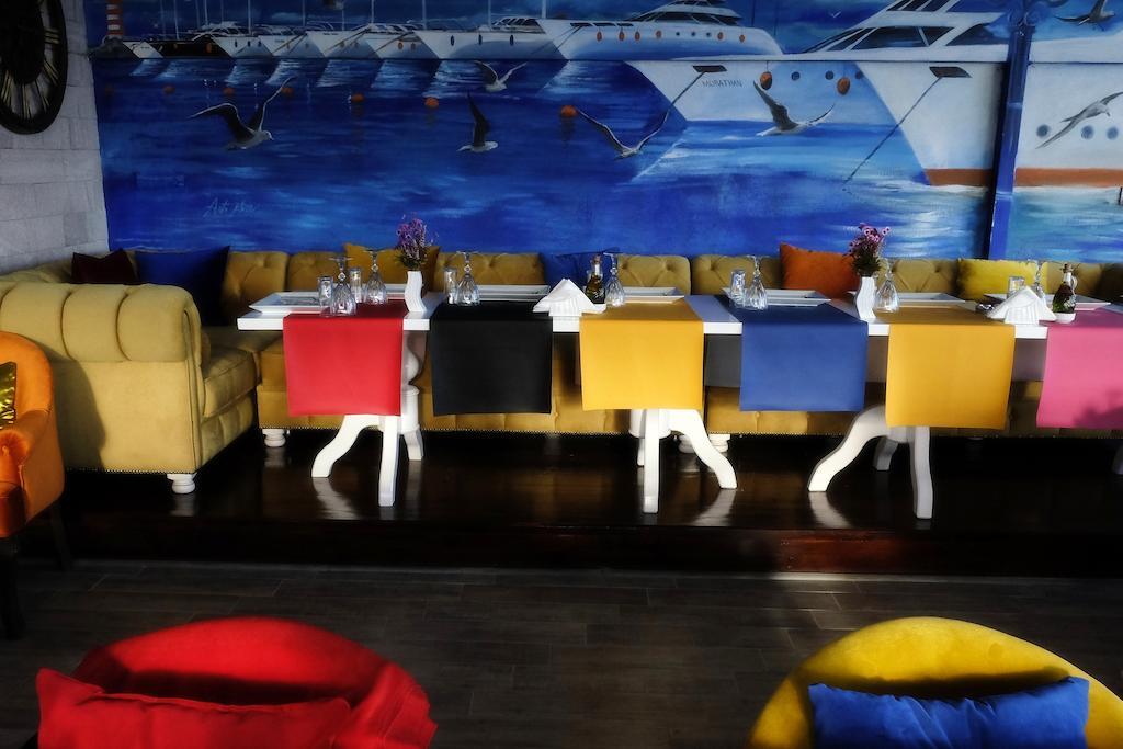Alp Otel Restaurant Küçükkuyu Ngoại thất bức ảnh